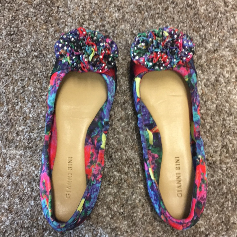 Gianni Bini Multi Color Flats